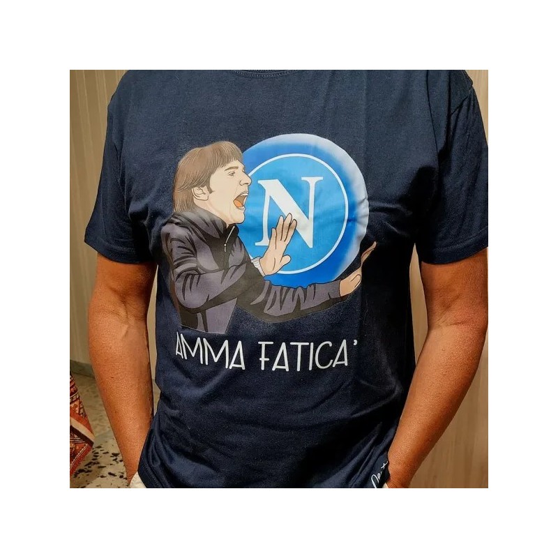 T-shirt del Napoli Amma fatica’ disegnata da Neythiriis